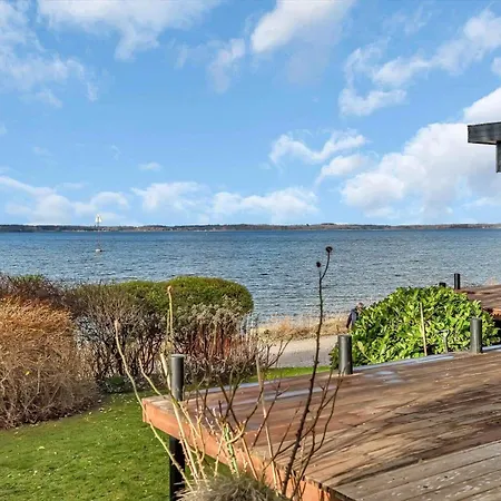 Fj3200-frederikssund-strandvej-58 * フレズレクソン